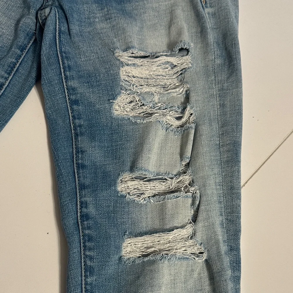 American Eagle Outfitters Light Blue Distressed Skinny Jeans - Picture 6 of 11